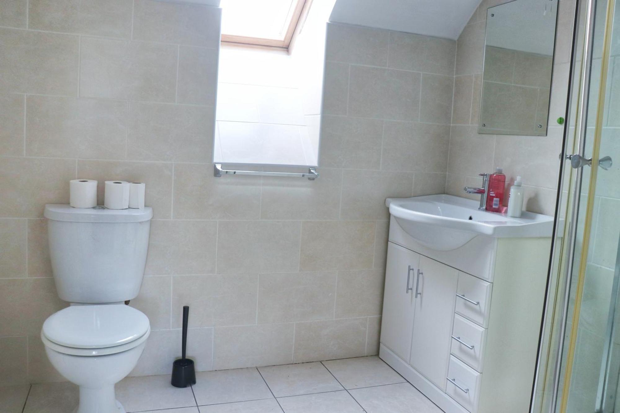 Deluxe Dwelling - 15 Mins From Cork City/Airport Apartment Bagian luar foto
