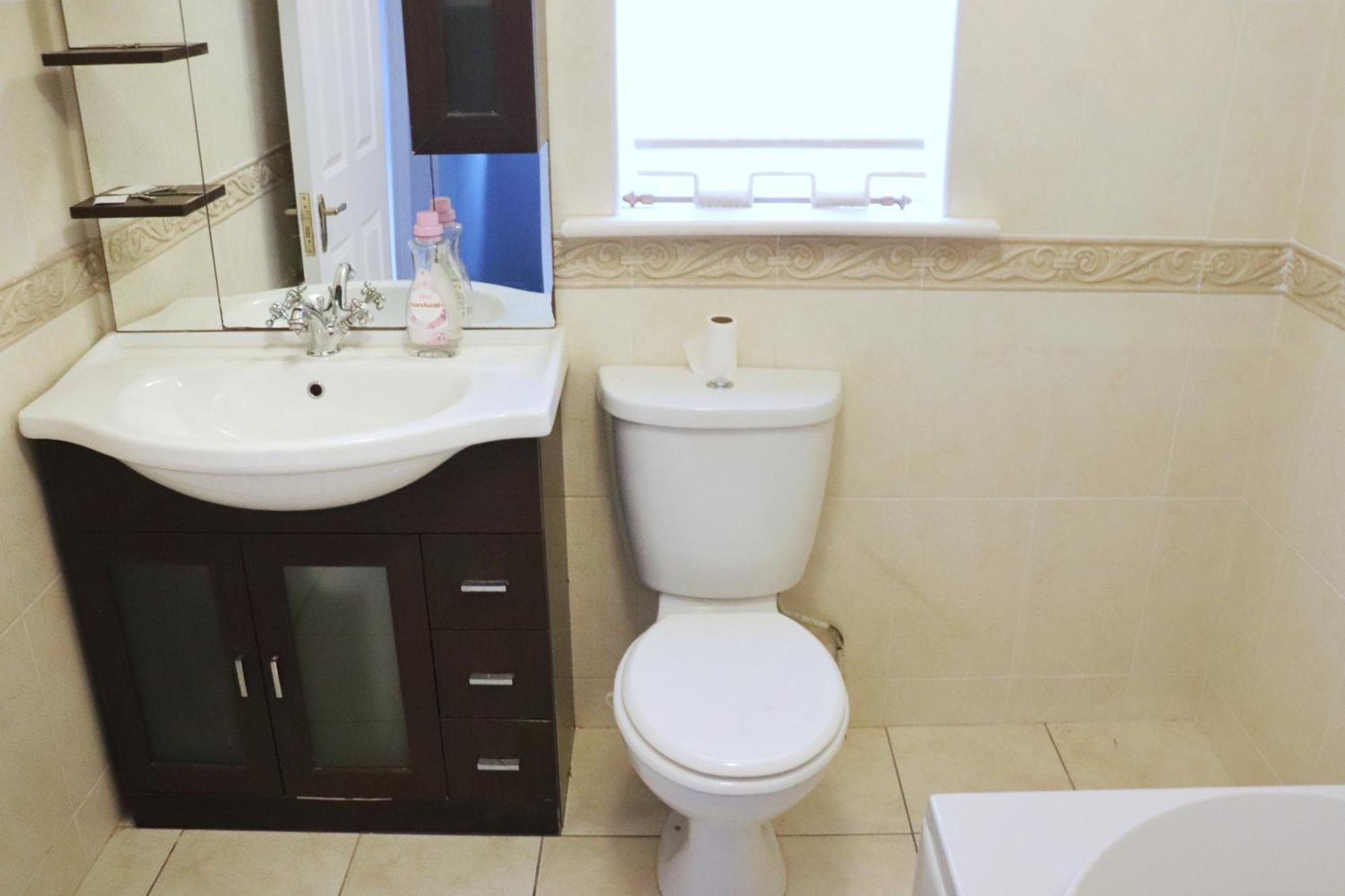 Deluxe Dwelling - 15 Mins From Cork City/Airport Apartment Bagian luar foto
